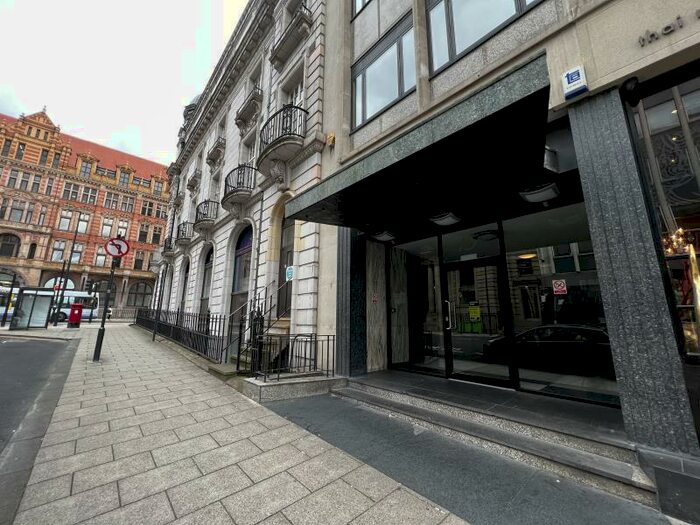 1 Bedroom Apartment To Rent In South Parade, Leeds, LS1