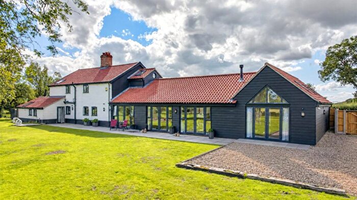 5 Bedroom Detached House For Sale In Silfield Road, Silfield, Wymondham, Norfolk, NR18