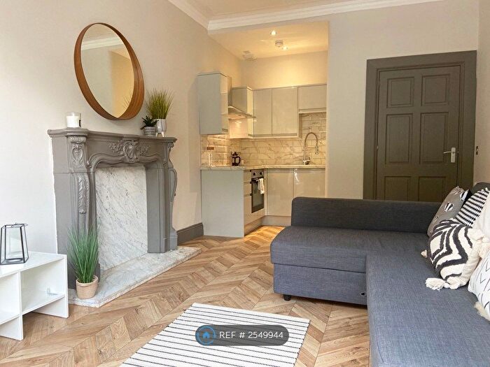 1 Bedroom Flat To Rent In Crathie Drive, Glasgow, G11