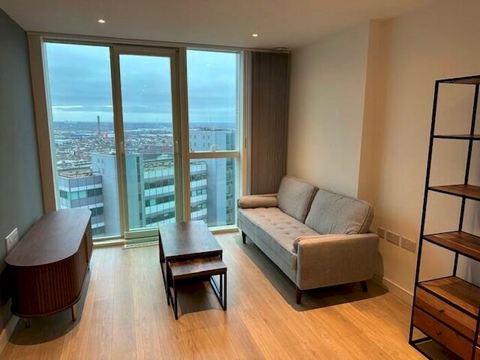 1 Bedroom Apartment To Rent In Pinnacle Apartments, Saffron Central Square, Croydon, CR0