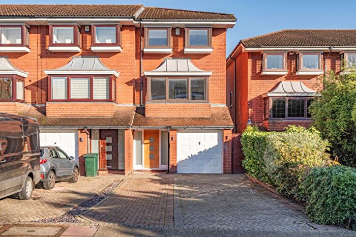 4 Bedroom Town House To Rent In Bromley Grove Bromley, BR2