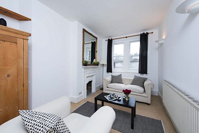 1 Bedroom Flat To Rent In Goodge Street, London, W1T