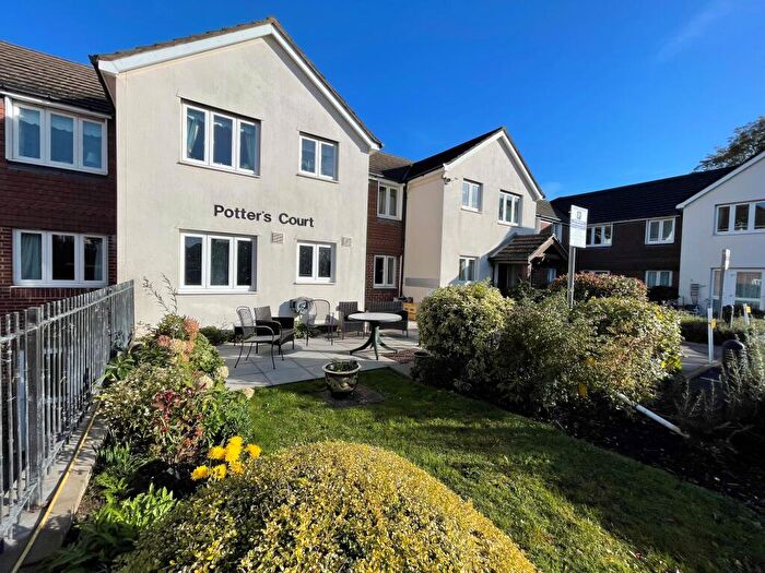 1 Bedroom Flat To Rent In Retirement Apartment. Potters Court, Darkes Lane, Potters Bar, EN6