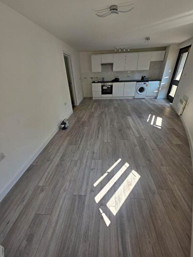 2 Bedroom Flat To Rent In Mannion Court, Scotland Green, London, N17