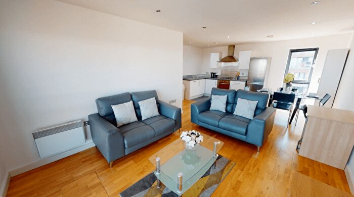 2 Bedroom Flat To Rent In Trevanion Road, London, W14