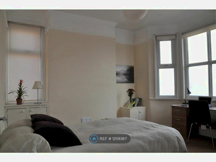 4 Bedroom Terraced House To Rent In Moseley Road, Fallowfield, Manchester M14