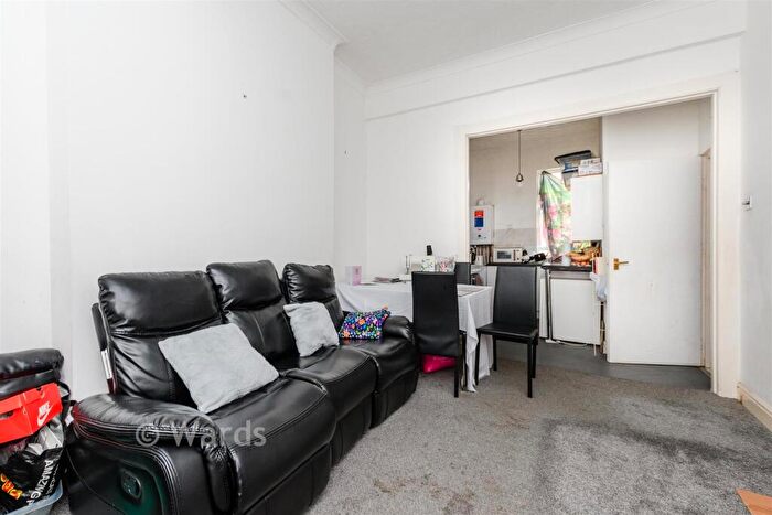 1 Bedroom Flat For Sale In Harmer Street, Gravesend, Kent, DA12