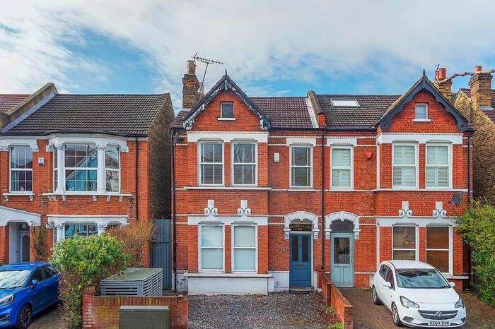 3 Bedroom Semi-Detached House To Rent In Elmers End Road, London, SE20