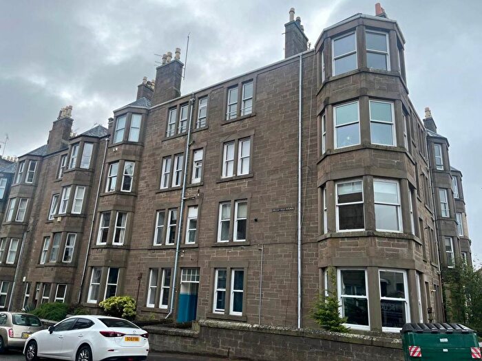 2 Bedroom Flat To Rent In Bellefield Avenue, Dundee, DD1