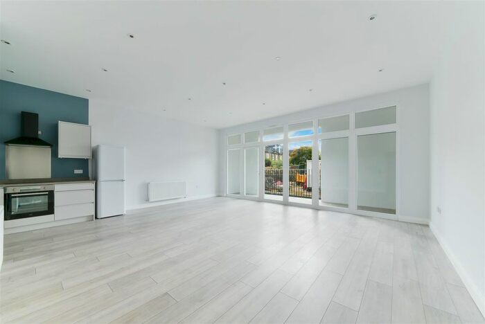 4 Bedroom Flat To Rent In Kingston Road, London, SW19