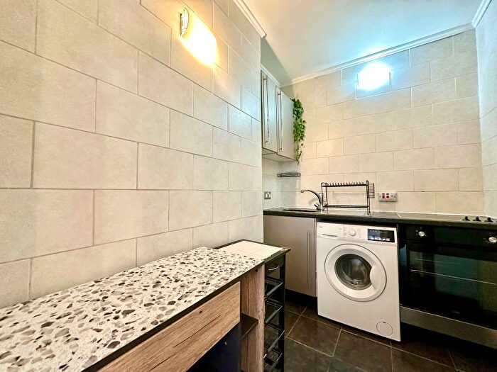 1 Bedroom Flat To Rent In Craig Road, Cathcart, Glasgow, G44