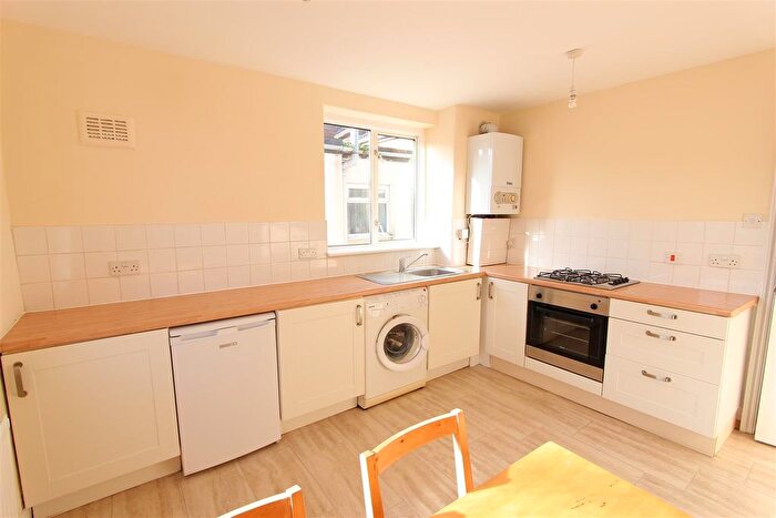 1 Bedroom Flat For Sale In Chapter Road, Willesden, NW2