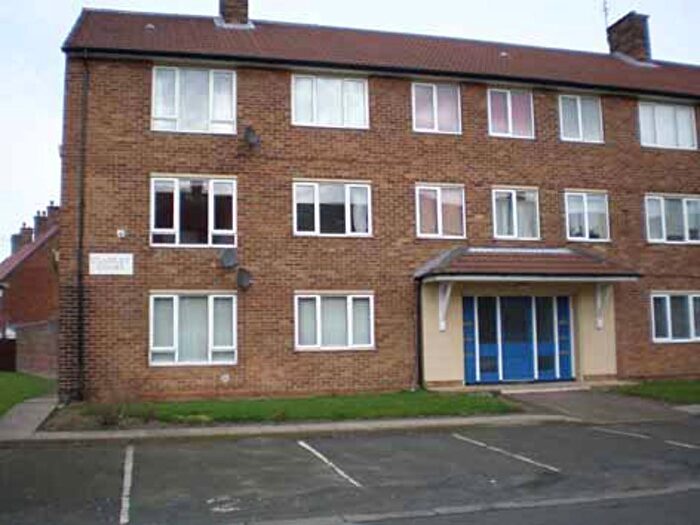 2 Bedroom Flat To Rent In Clamley Court, Bed Apt, L24