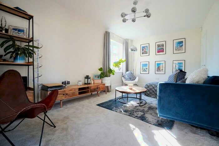 3 Bedroom Detached House To Rent In Bletchley Avenue, Horsforth, Leeds, LS18