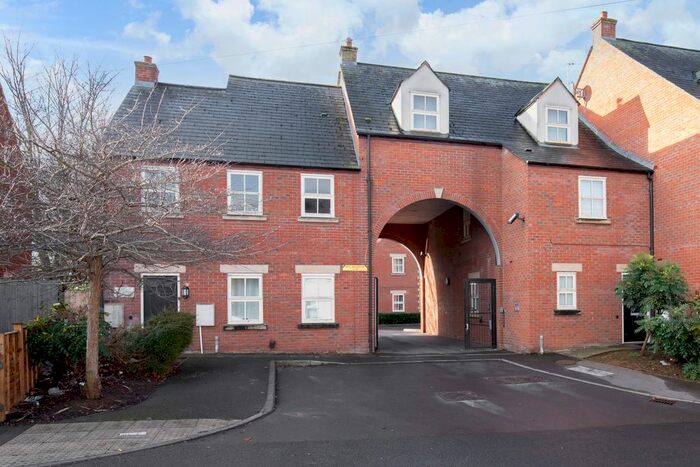 2 Bedroom Flat To Rent In Farm Street, Gloucester, GL1