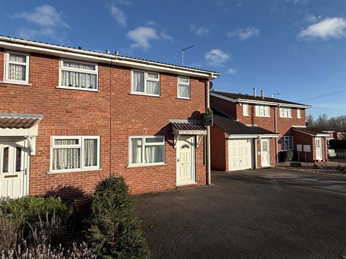 2 Bedroom Semi-Detached House For Sale In Glamis Close, Stretton, DE13