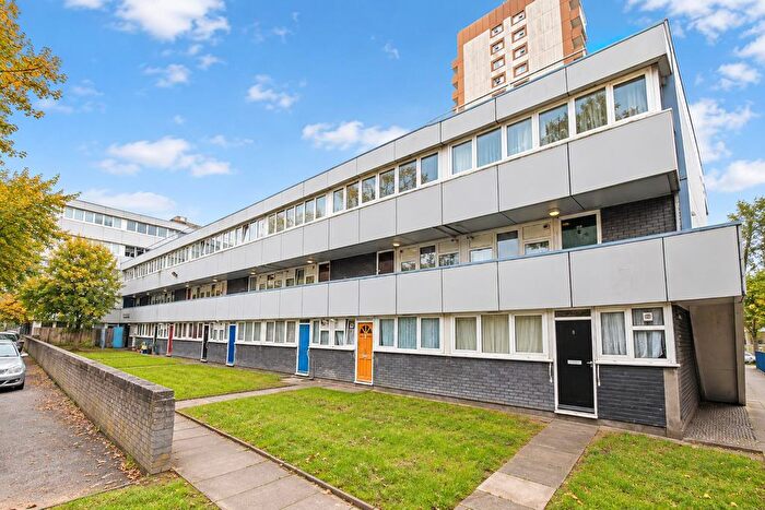 2 Bedroom Flat For Sale In Spooner House, Ferraro Close, Heston, TW5