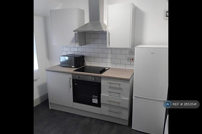 2 Bedroom Flat To Rent In Windsor Place, Fleetwood, FY7