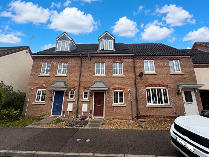 3 Bedroom Town House For Sale In Thorn Road, Hampton Hargate, Peterborough, PE7
