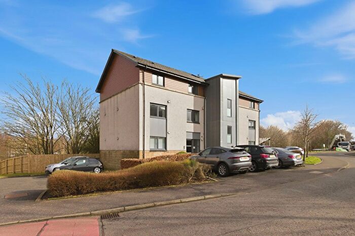 2 Bedroom Flat For Sale In Millview Crescent, Johnstone, PA5