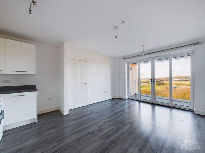 2 Bedroom Apartment To Rent In Winstar Drive, South Ockendon, RM15