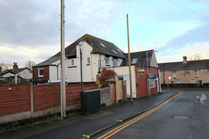 1 Bedroom Flat To Rent In Lea Gate Close, Bolton, BL2