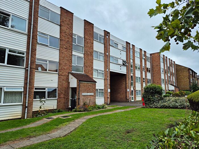 2 Bedroom Flat To Rent In Croydon Road, London, SE20