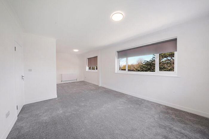 2 Bedroom Flat To Rent In High Road, Leytonstone, E11