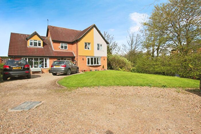 4 Bedroom Detached House For Sale In Dove Close, Roos, Hull, HU12