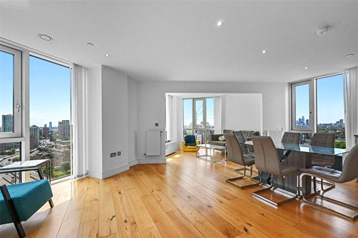 3 Bedroom Apartment To Rent In High Street, London, E15