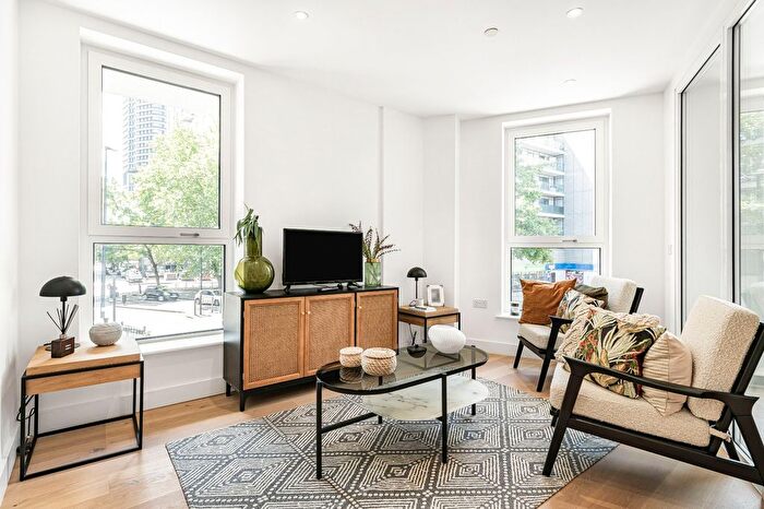 2 Bedroom Flat For Sale In Blackwall Reach, A Prestage Way, E14