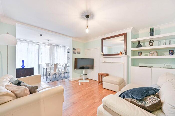 1 Bedroom Flat To Rent In Burnley Road, Dollis Hill, London, NW10