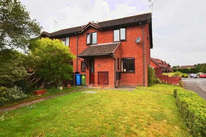 2 Bedroom End Of Terrace House To Rent In Horsham Road, Sandhurst, GU47