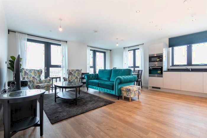 3 Bedroom Flat To Rent In Marquess House, Lakeside Drive, NW10