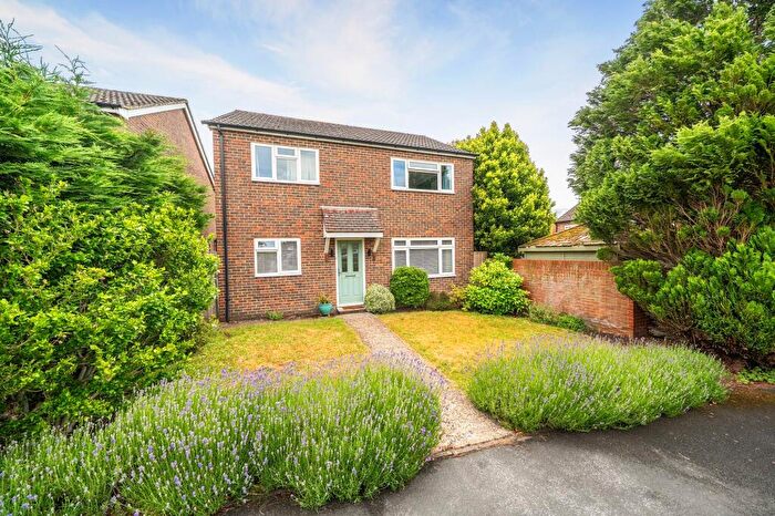 4 Bedroom Detached House For Sale In Pretoria Avenue, Midhurst, GU29