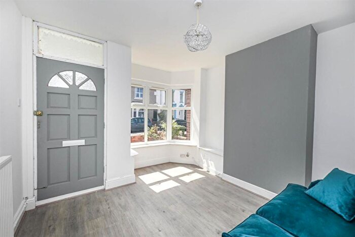 3 Bedroom House To Rent In Abbey Street, Rugby, CV21