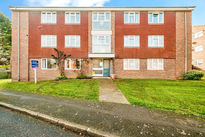 2 Bedroom Flat For Sale In Toomey Road, Steyning, West Sussex, BN44