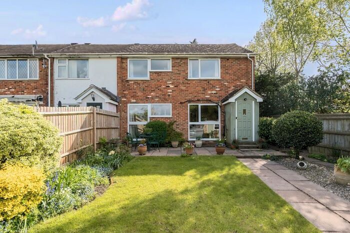 3 Bedroom End Of Terrace House For Sale In Wooburn Common, Buckinghamshire, HP10