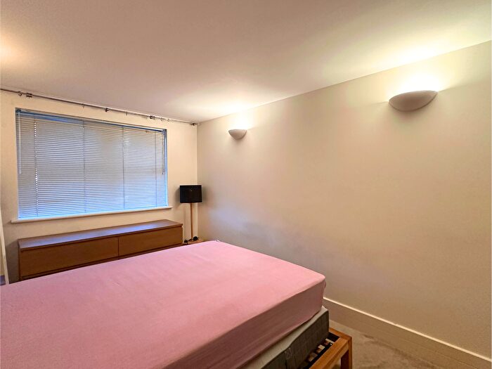 1 Bedroom Flat To Rent In Hartfield Road, Wimbledon, SW19