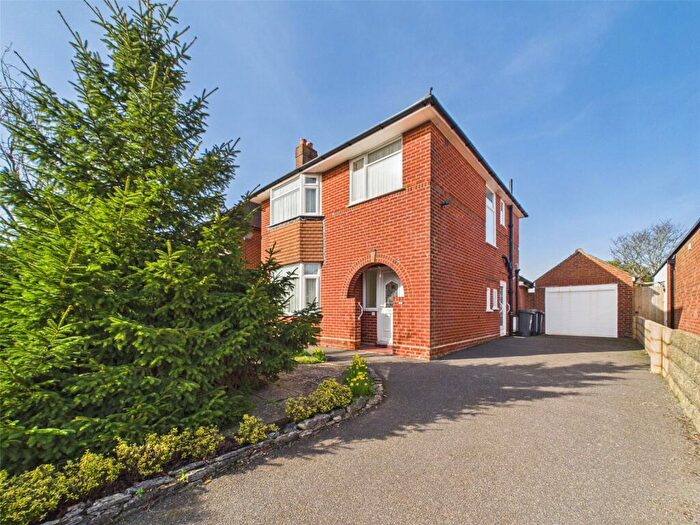 3 Bedroom Detached House For Sale In Durrington Road, Bournemouth, Dorset, BH7