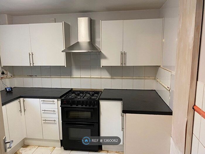 3 Bedroom Terraced House To Rent In Ripon Road, Stevenage, SG1