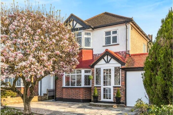 4 Bedroom Semi-Detached House To Rent In Graham Close, Croydon CR0