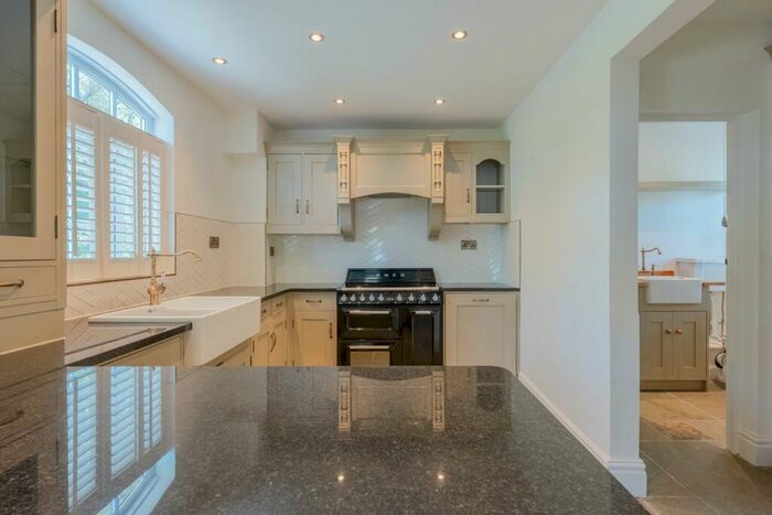 3 Bedroom Cottage For Sale In Ullenhall, B95