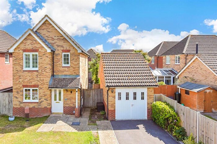 3 Bedroom Detached House For Sale In Deer Close, Chichester, West Sussex, PO19