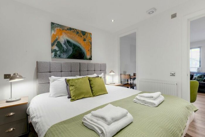 2 Bedroom Flat To Rent In Kings Road, Reading, RG1