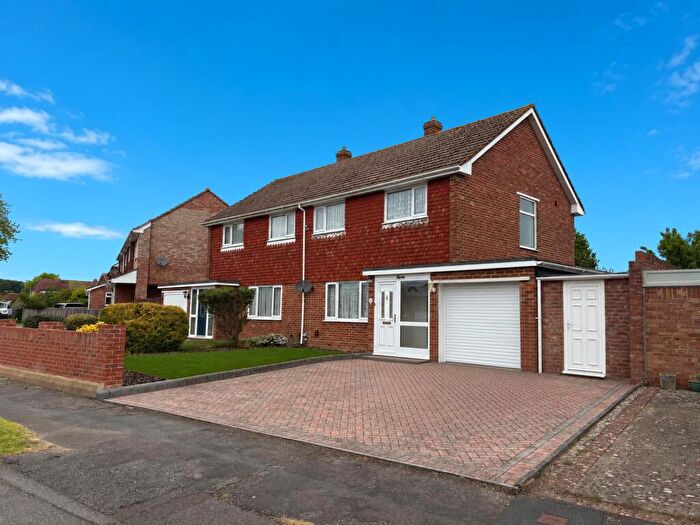 3 Bedroom Semi-Detached House For Sale In Woodstock Road, Bedhampton, Havant, PO9