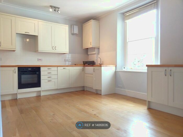 3 Bedroom Flat To Rent In Cotham Road, Bristol, BS6