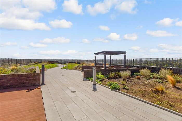 1 Bedroom Flat For Sale In Leander Heights, Mill Wood, Maidstone, Kent, ME14