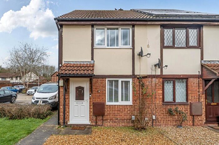 2 Bedroom Semi-Detached House For Sale In Goldcrest Walk, Covingham, Swindon, SN3