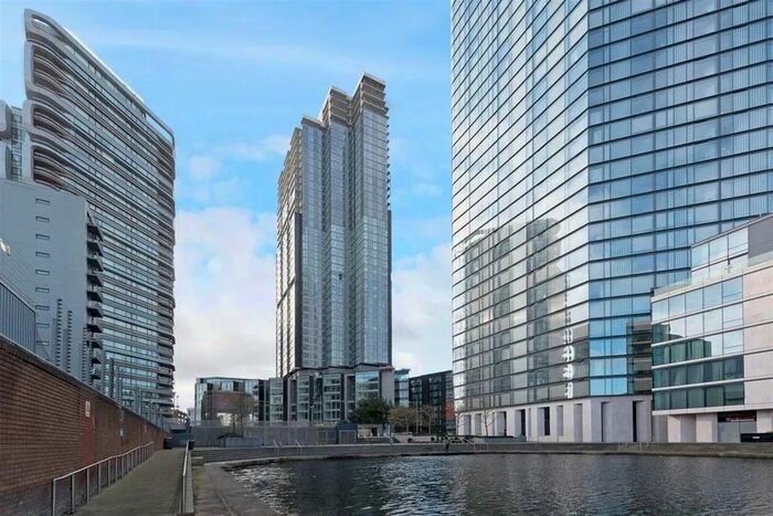 2 Bedroom Flat To Rent In Carrara Tower, City Road, London, EC1V